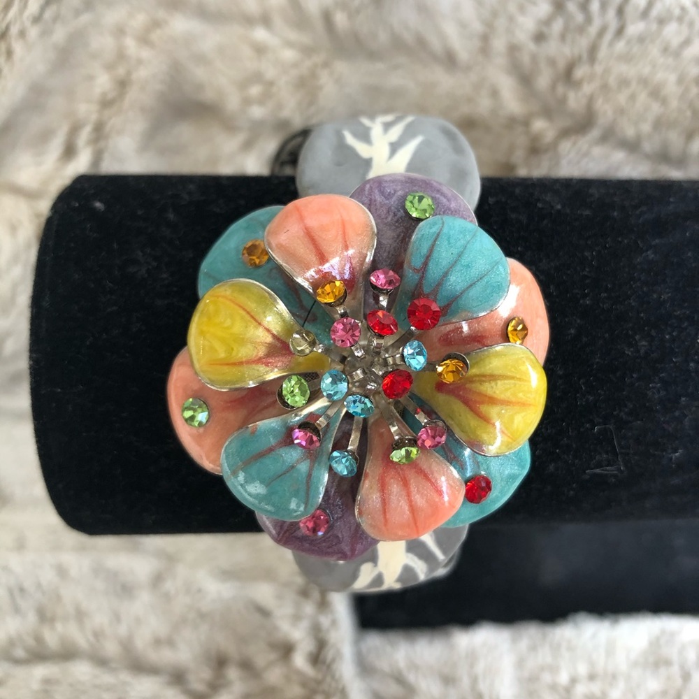 Hand painted silver Flower 🌸 Bracelet